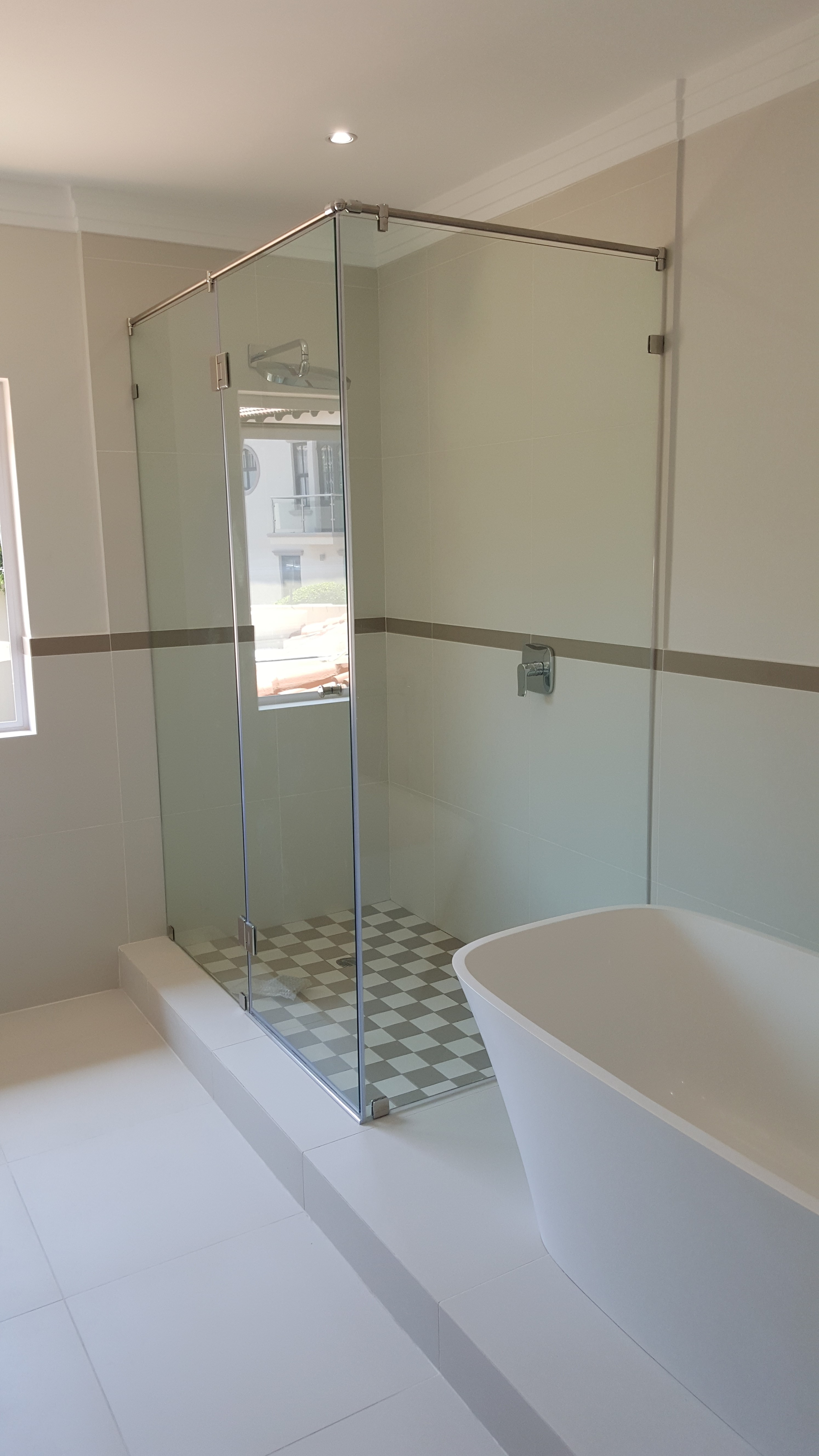 <span style="color: rgb(0, 0, 0);">BATHROOMS AND SHOWERS</span>